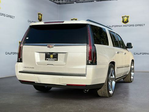 Used 2020 Cadillac Escalade ESV Premium Luxury image 5