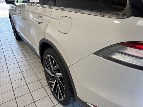 Used 2025 Lincoln Aviator Reserve w/ Equipment Group 201A AWD/4WD image 20