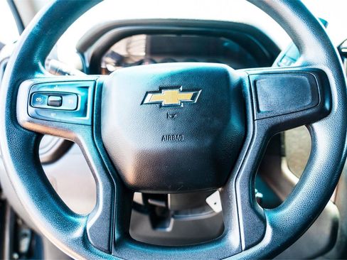 Used 2019 Chevrolet Silverado 1500 Custom w/ Infotainment Package RWD image 12