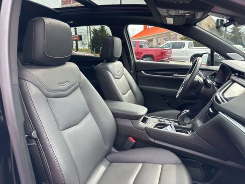 Used 2025 Cadillac XT5 Premium Luxury image 24
