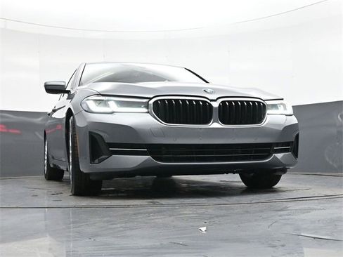 Used 2023 BMW 530i xDrive image 35