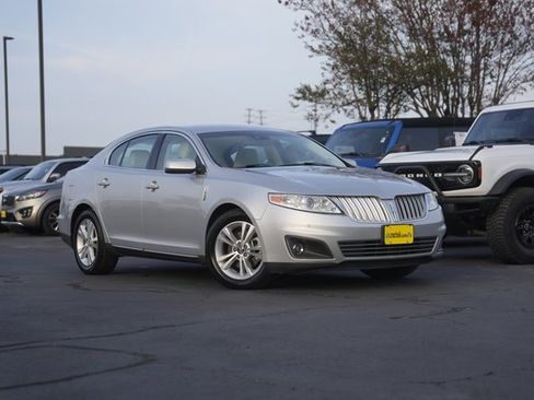 Used 2009 Lincoln MKS image 2