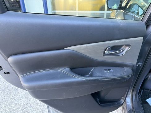 Used 2018 Nissan Murano Platinum image 12