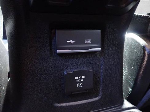 Used 2019 Jeep Wrangler Unlimited Sahara AWD/4WD image 10
