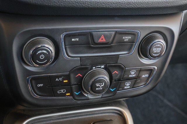 Used 2019 Jeep Compass Latitude FWD image 17