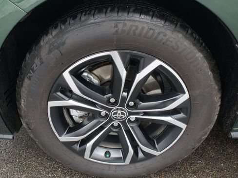 Used 2025 Toyota Sienna Platinum image 27