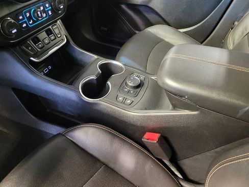 Used 2018 GMC Terrain SLT w/ Preferred Package AWD/4WD image 26