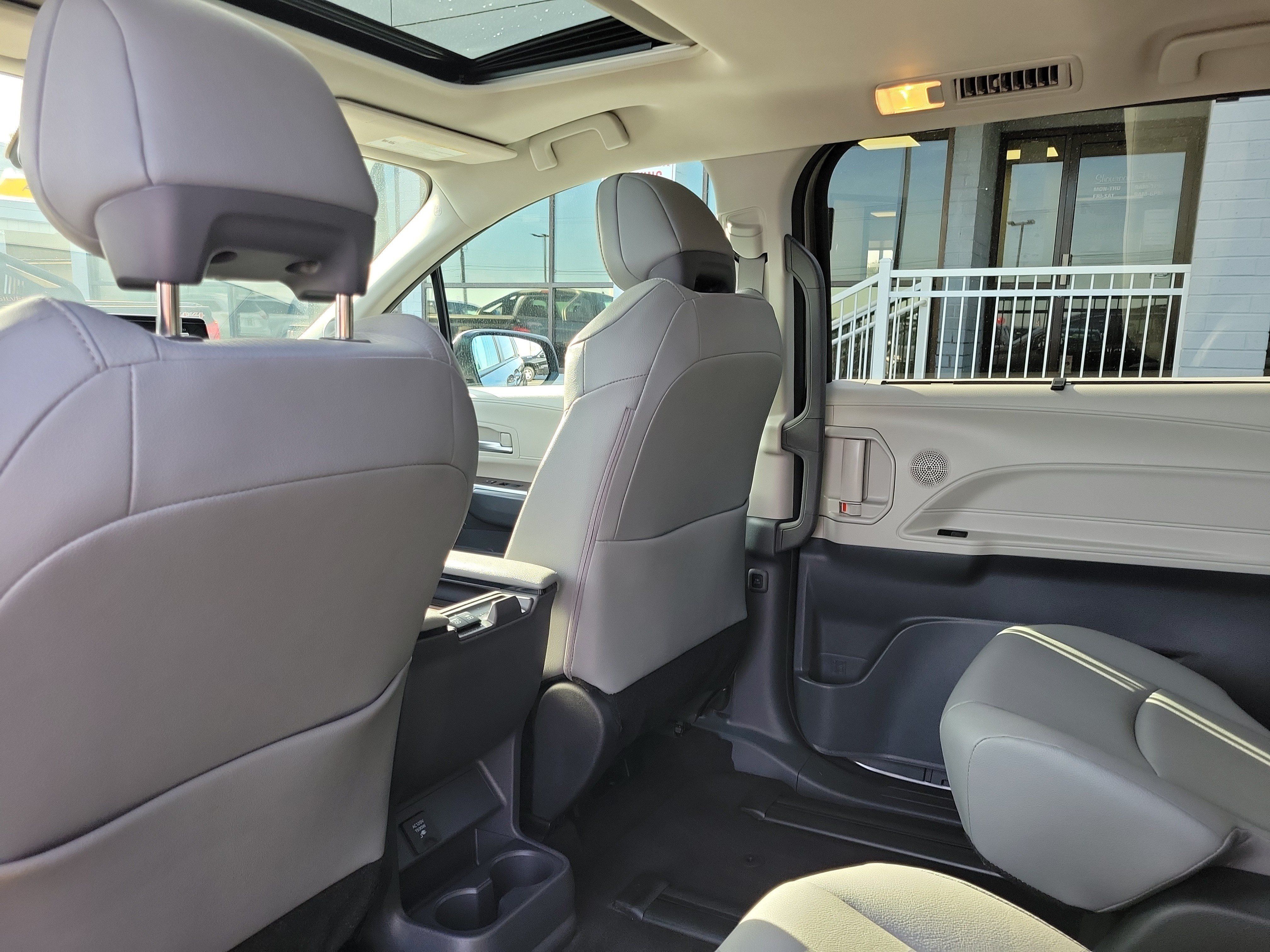 Used 2023 Toyota Sienna XLE w/ XLE Plus Package AWD/4WD image 13