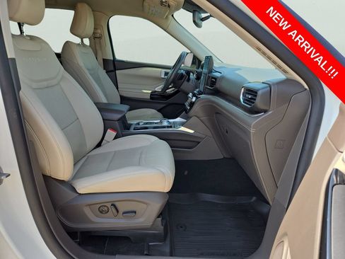 Used 2021 Ford Explorer Platinum w/ Equipment Group 601A AWD/4WD image 14