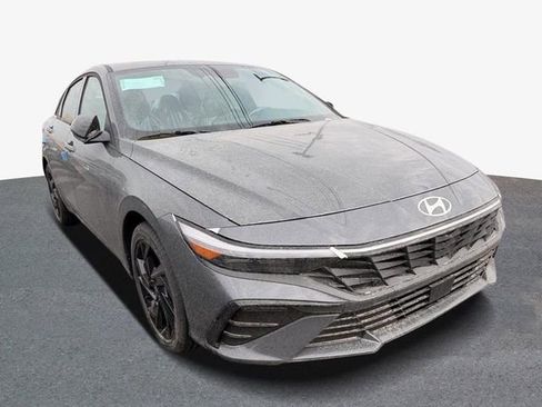 New 2026 Hyundai Elantra SEL Sport image 3