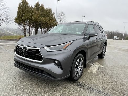 Used 2021 Toyota Highlander XLE image 7