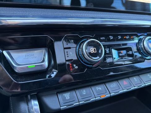 Used 2024 GMC Sierra 2500 Denali w/ Denali Reserve Package image 35