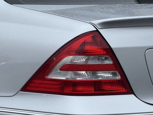 Used 2007 Mercedes-Benz C 230 Sedan image 22