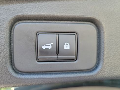 Certified 2025 Nissan Pathfinder SL w/ Cargo Package FWD image 10