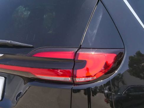 Used 2022 Chrysler Pacifica Touring-L FWD image 11