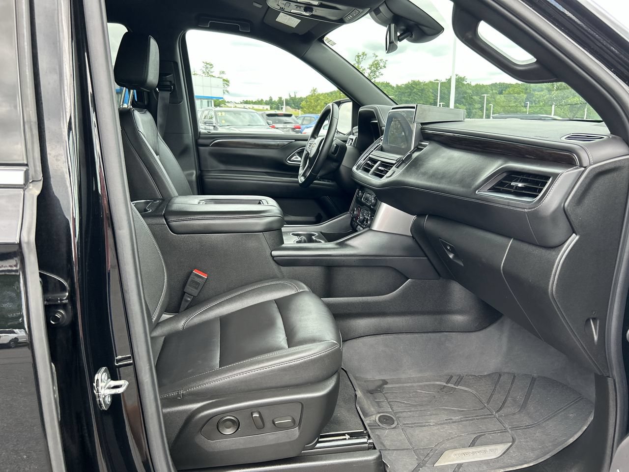 Used 2024 Chevrolet Tahoe LT AWD/4WD image 14