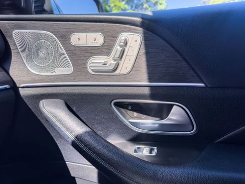 Used 2021 Mercedes-Benz GLS 450 4MATIC image 21