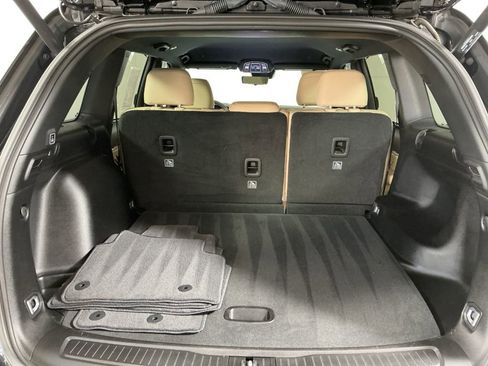 Used 2023 Jeep Grand Cherokee Limited w/ Luxury Tech Group II image 29