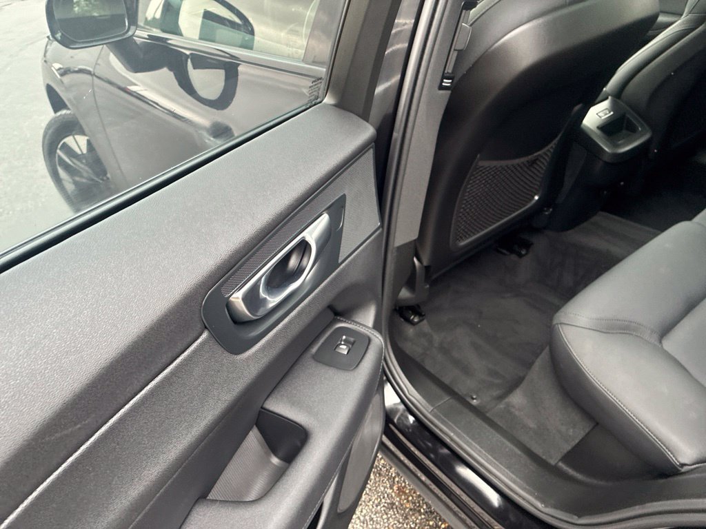 Certified 2026 Volvo XC60 B5 Plus AWD/4WD image 9