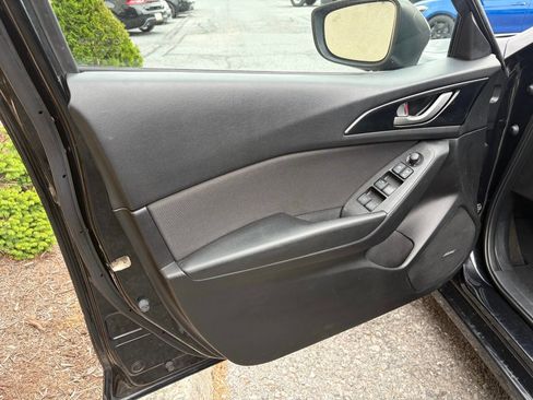 Used 2016 MAZDA MAZDA3 i Touring w/ Popular Equipment Package FWD image 23