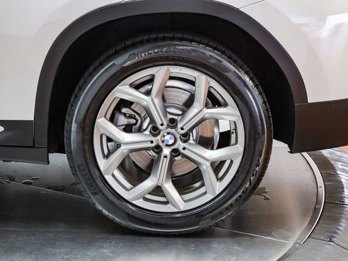 Certified 2023 BMW X4 xDrive30i w/ Convenience Package image 11