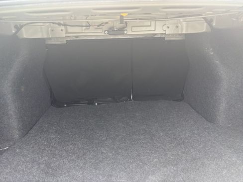 Used 2025 Nissan Versa SV FWD image 21