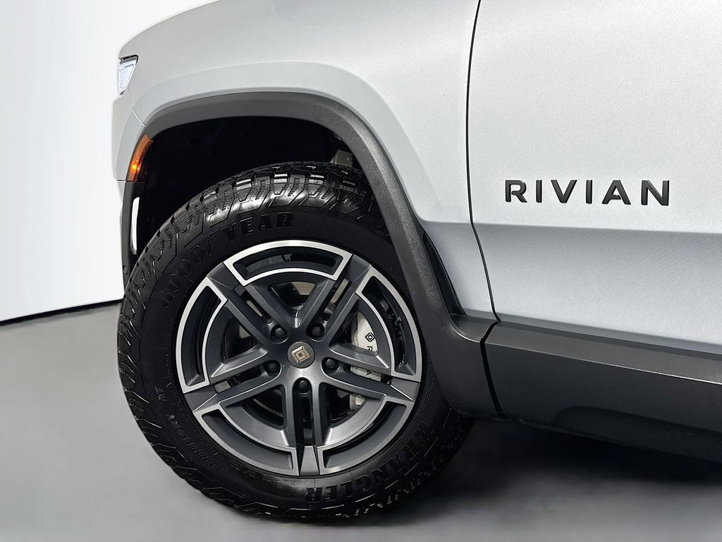 Used 2025 Rivian R1S Adventure Dual AWD/4WD image 38