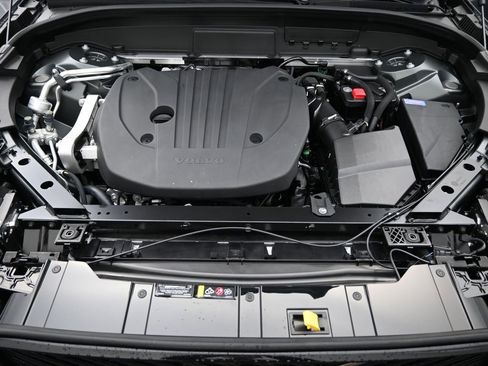 New 2026 Volvo XC60 B5 Core AWD/4WD image 13