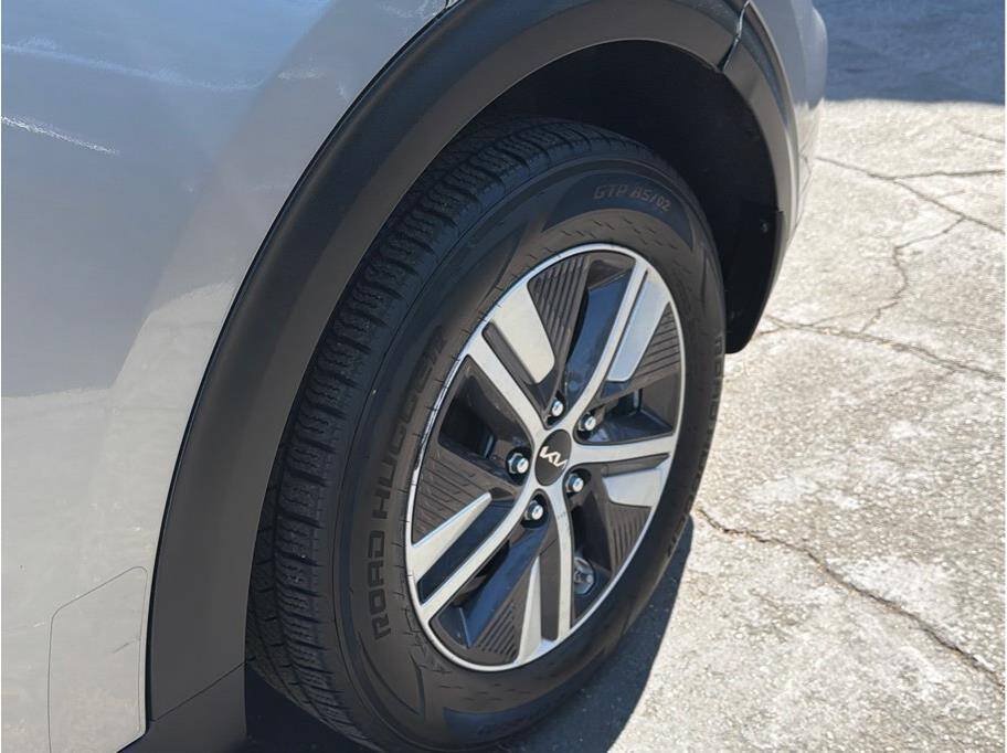 Used 2022 Kia Niro LXS FWD image 31