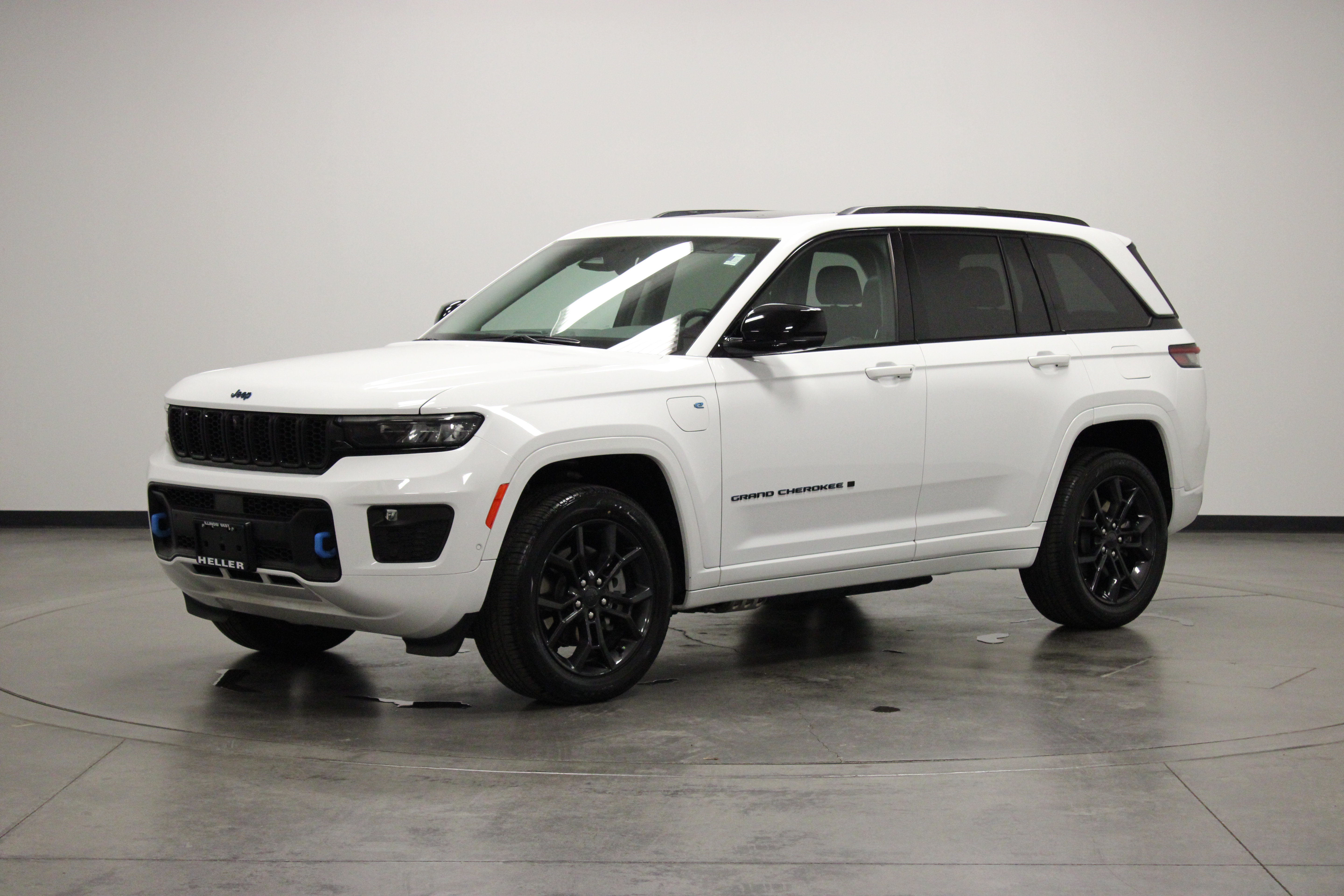 Used 2024 Jeep Grand Cherokee Limited 4xe AWD/4WD image 4