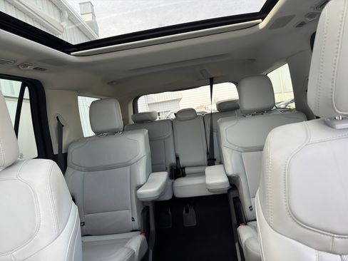 Certified 2025 Ford Expedition Platinum w/ Driver's Package AWD/4WD image 60