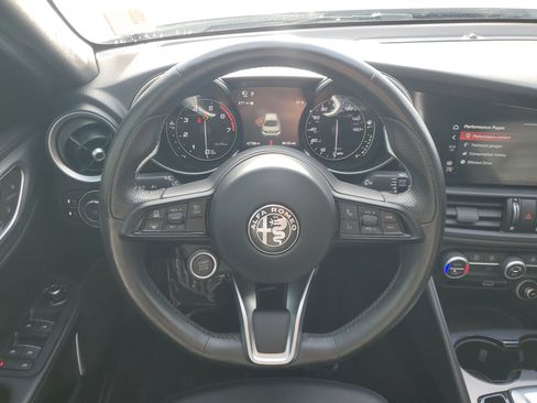 Used 2022 Alfa Romeo Giulia Veloce image 21