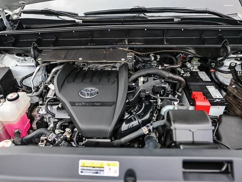 Used 2023 Toyota Highlander XSE FWD image 19