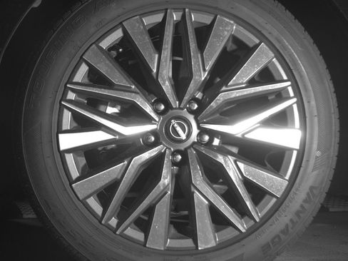 Used 2025 Nissan Altima 2.5 SV FWD image 12