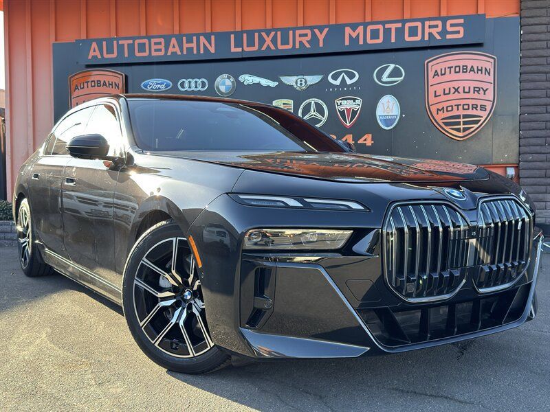 Used 2025 BMW i7 eDrive50 w/ M Sport Package RWD image 1