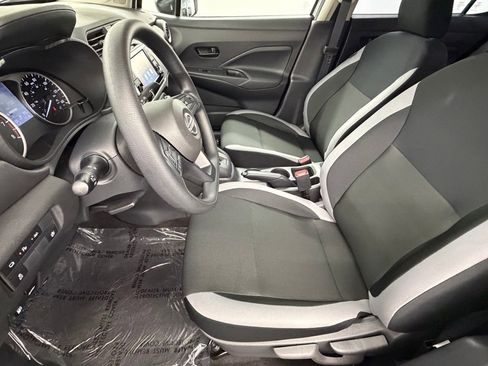 Used 2025 Nissan Versa S w/ Trunk Package FWD image 22