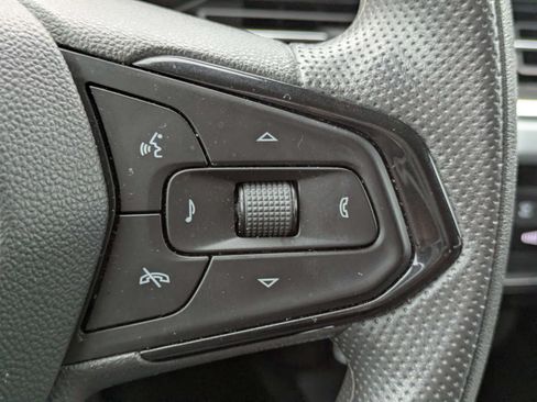 Used 2024 Chevrolet Trax LT FWD image 17