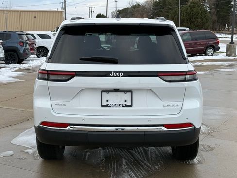 New 2025 Jeep Grand Cherokee Laredo w/ Luxury Tech Group I AWD/4WD image 6