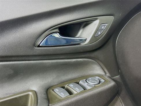 Used 2024 Chevrolet Equinox LT AWD/4WD image 18