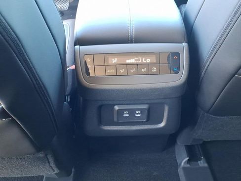 New 2026 Nissan Pathfinder SL image 18