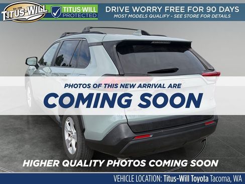 Used 2019 Toyota RAV4 XLE w/ Convenience Package FWD image 3
