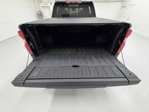 Certified 2025 Chevrolet Silverado 1500 High Country w/ High Country Premium Package AWD/4WD image 29