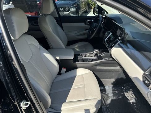 Used 2023 Kia Sorento S image 28