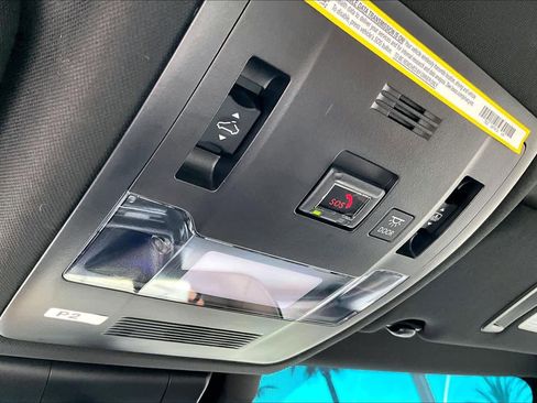 Used 2025 Lexus ES 350 w/ Premium Package image 33