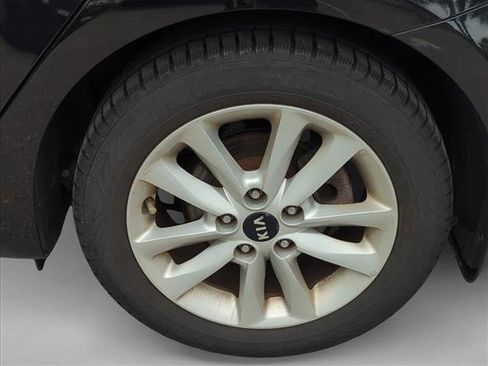 Used 2017 Kia Forte S FWD image 7