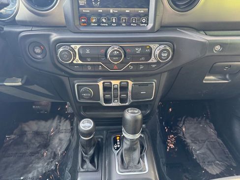 Used 2021 Jeep Wrangler Unlimited Sport w/ Sun And Sound Package AWD/4WD image 11