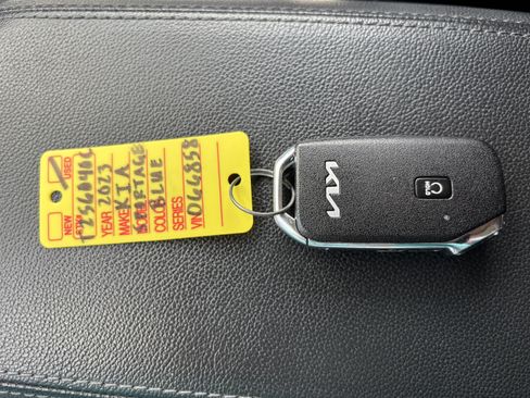 Used 2023 Kia Sportage EX AWD/4WD image 30