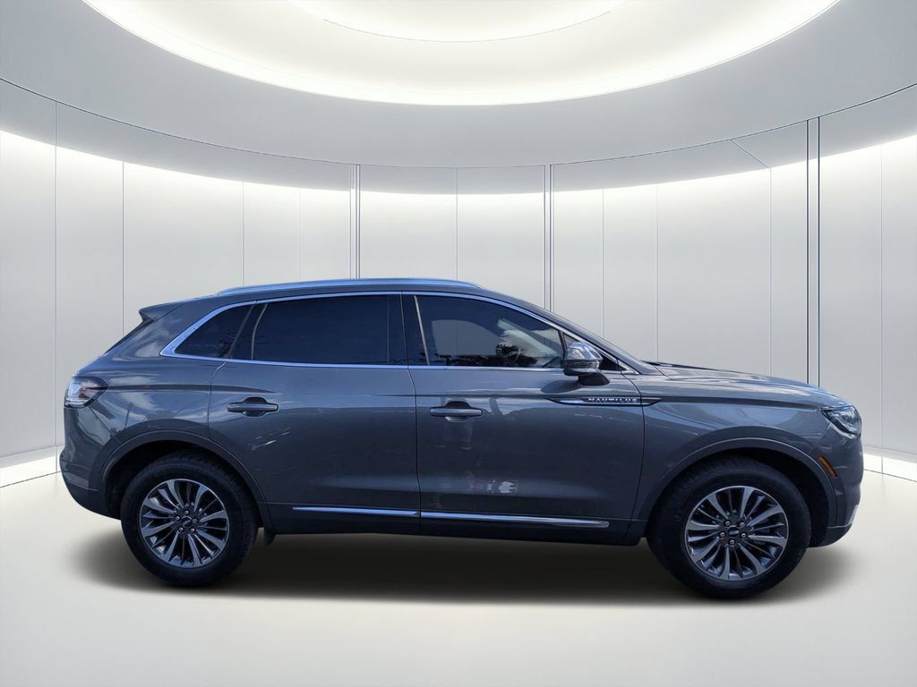 Used 2023 Lincoln Nautilus AWD w/ Premium Package image 3