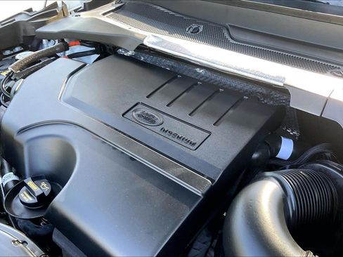 Certified 2025 Land Rover Discovery Sport Dynamic SE AWD/4WD image 30
