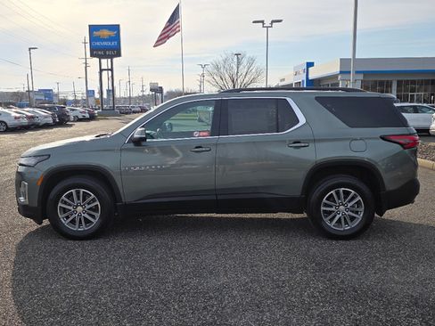 Used 2023 Chevrolet Traverse LT image 12